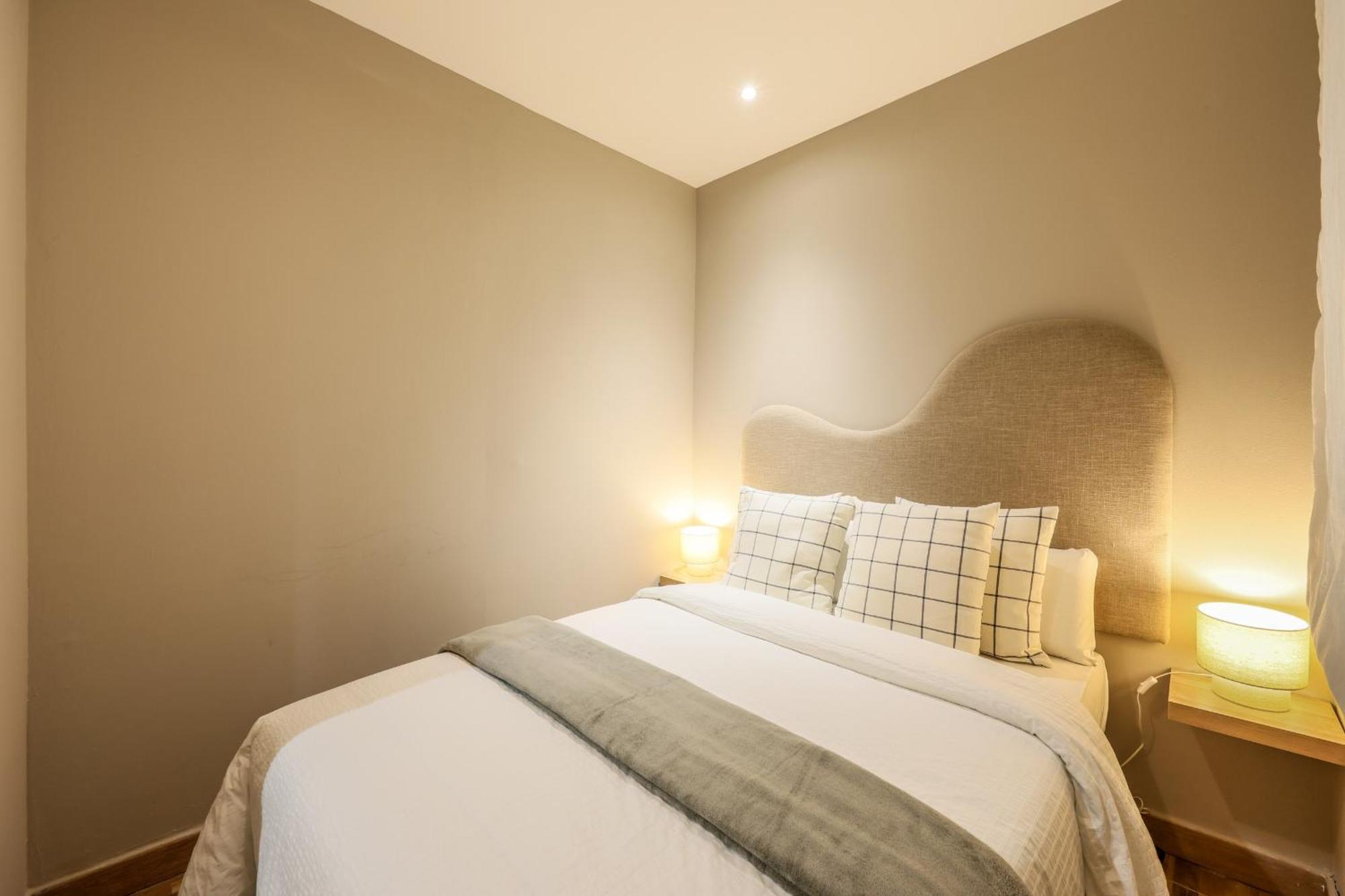 Nuevo Apartamento Funcional En Chamberi マドリード エクステリア 写真