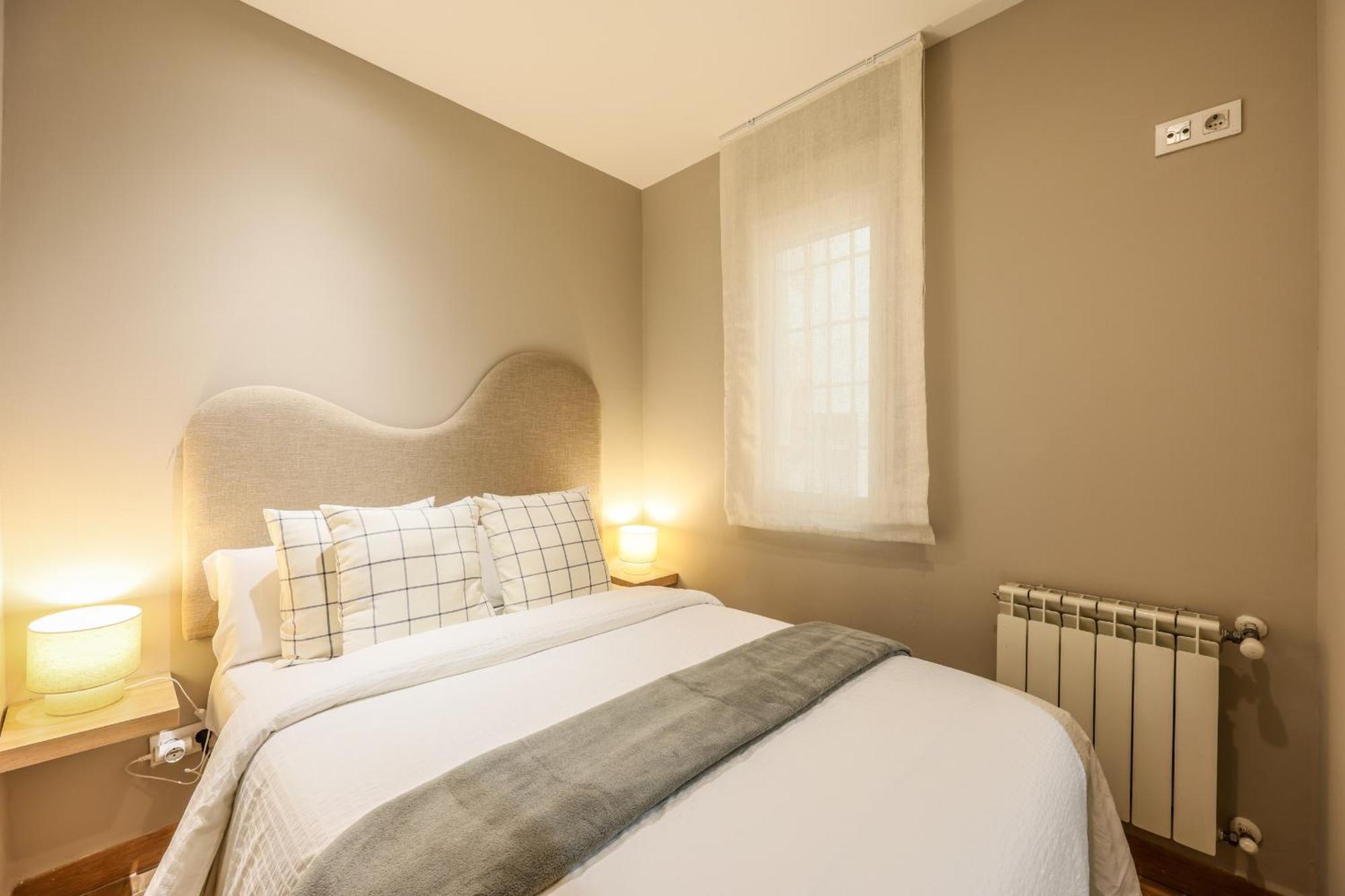 Nuevo Apartamento Funcional En Chamberi マドリード エクステリア 写真