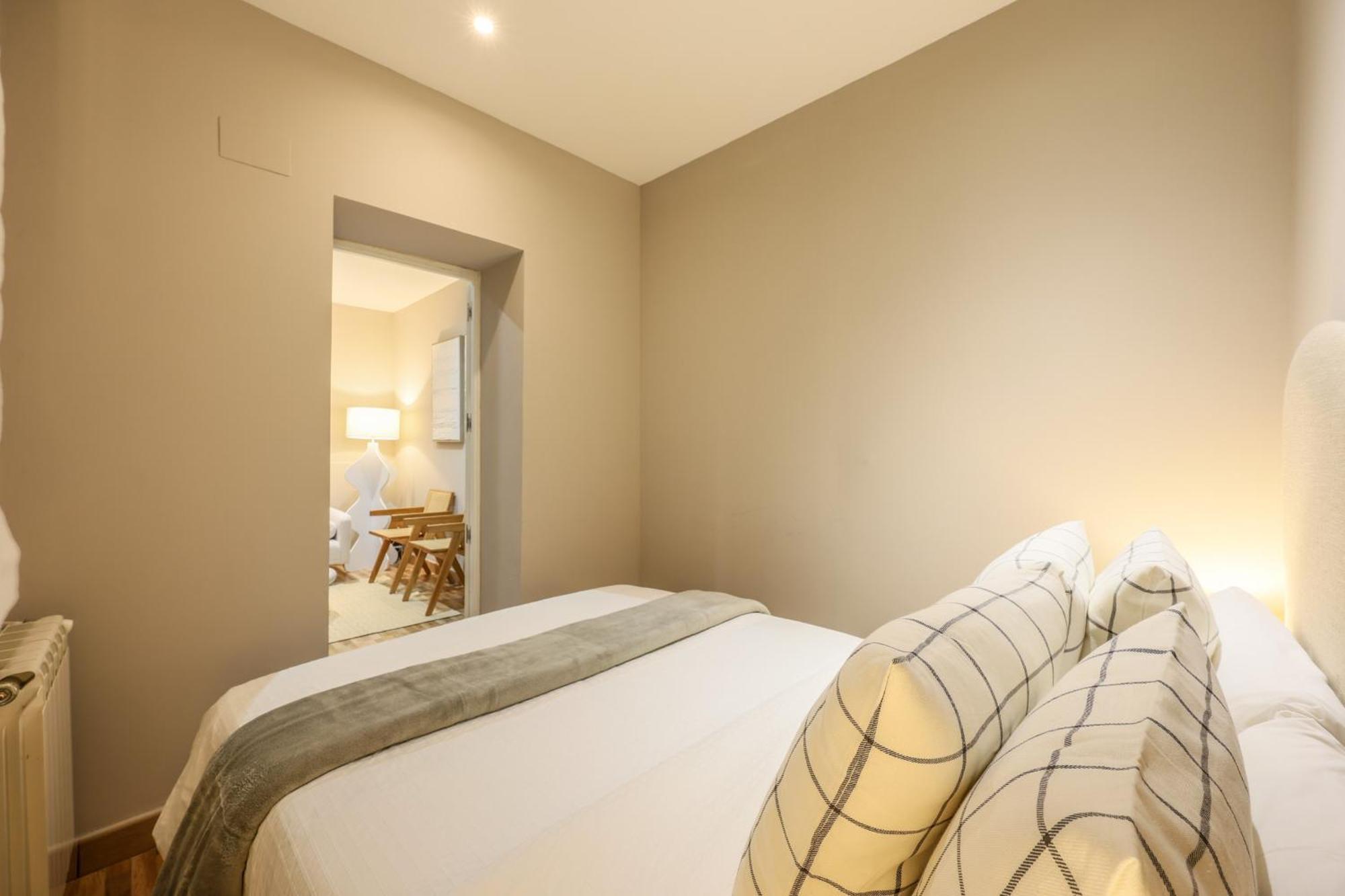 Nuevo Apartamento Funcional En Chamberi マドリード エクステリア 写真