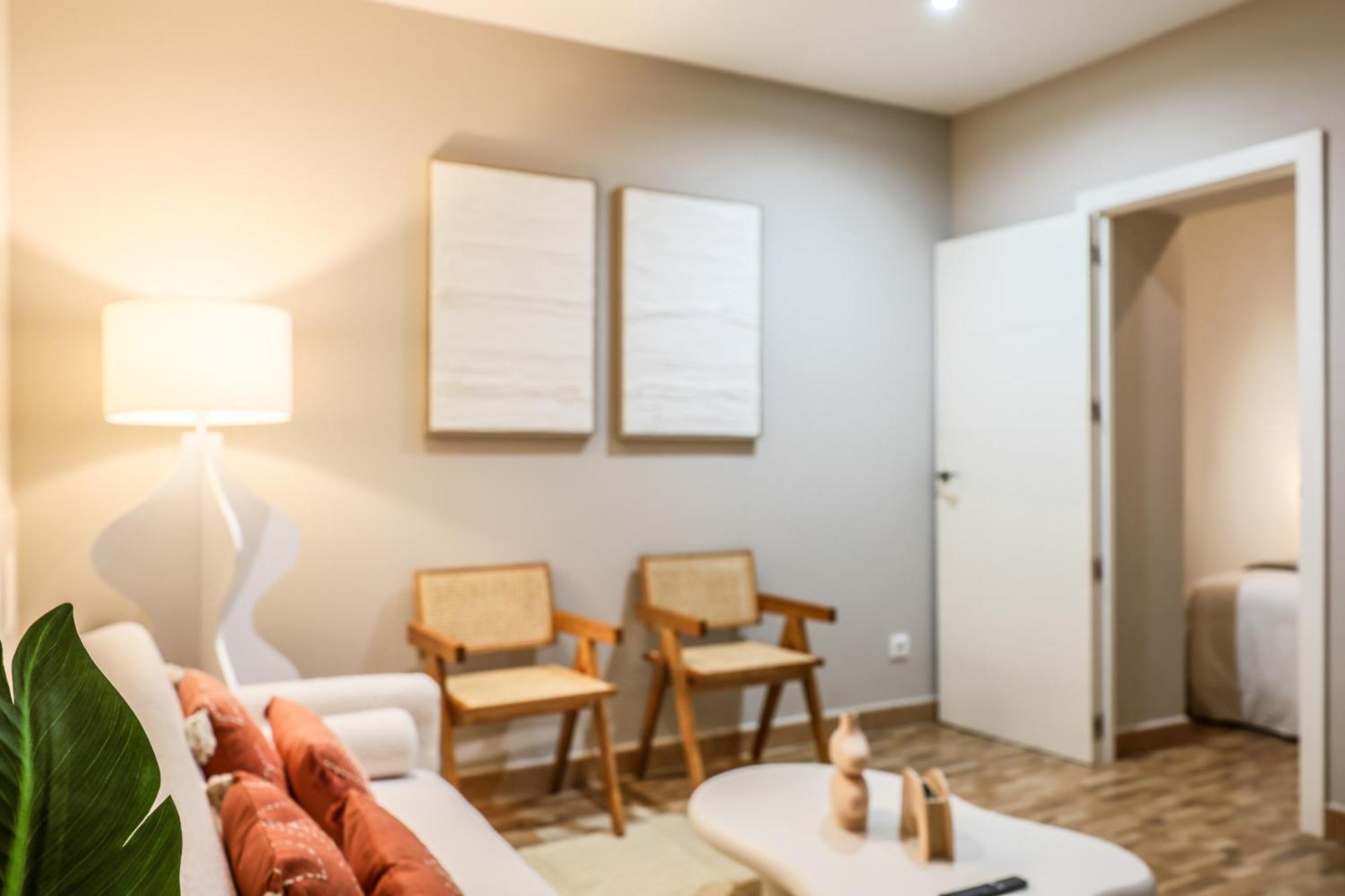 Nuevo Apartamento Funcional En Chamberi マドリード エクステリア 写真