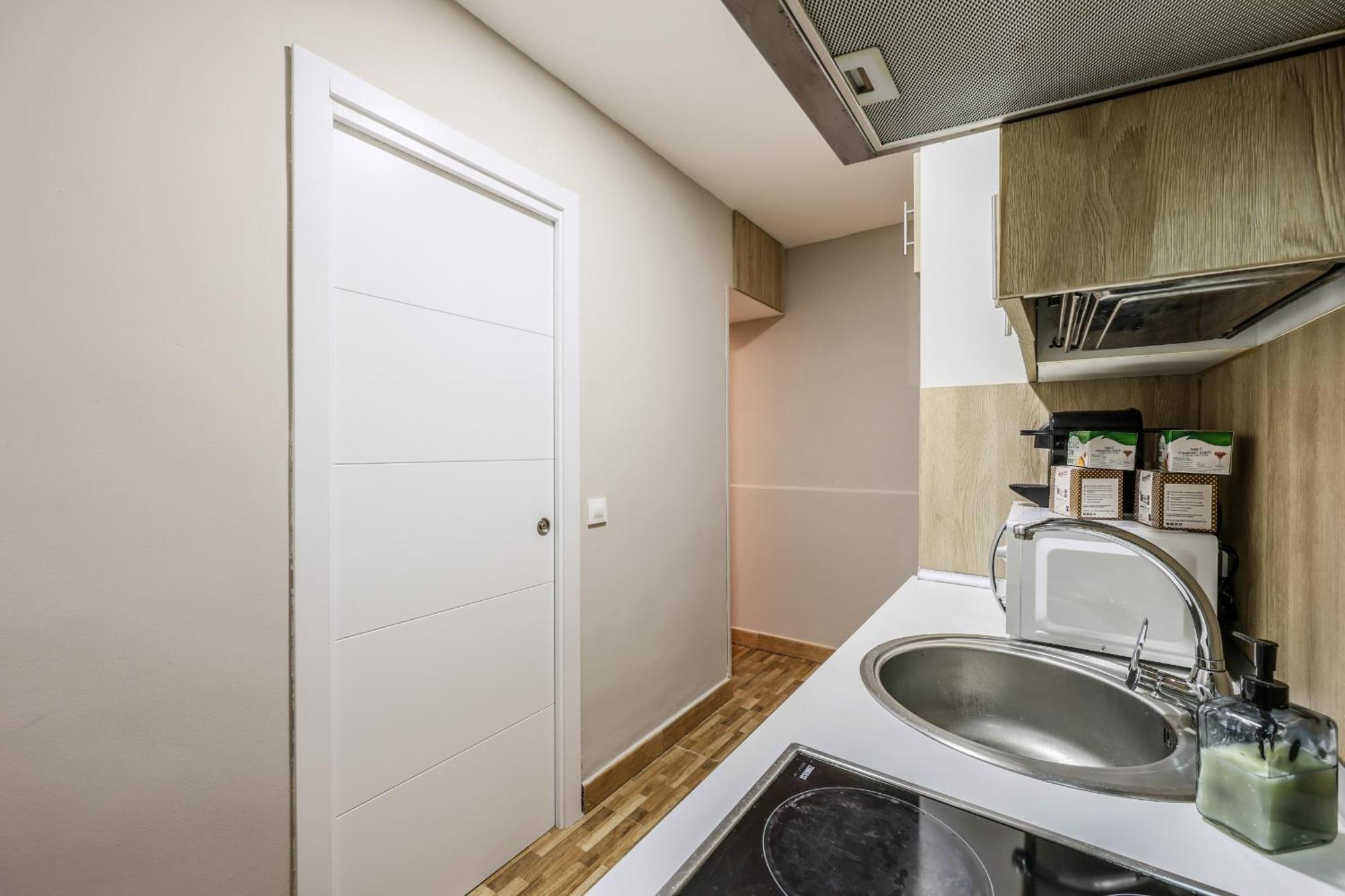 Nuevo Apartamento Funcional En Chamberi マドリード エクステリア 写真