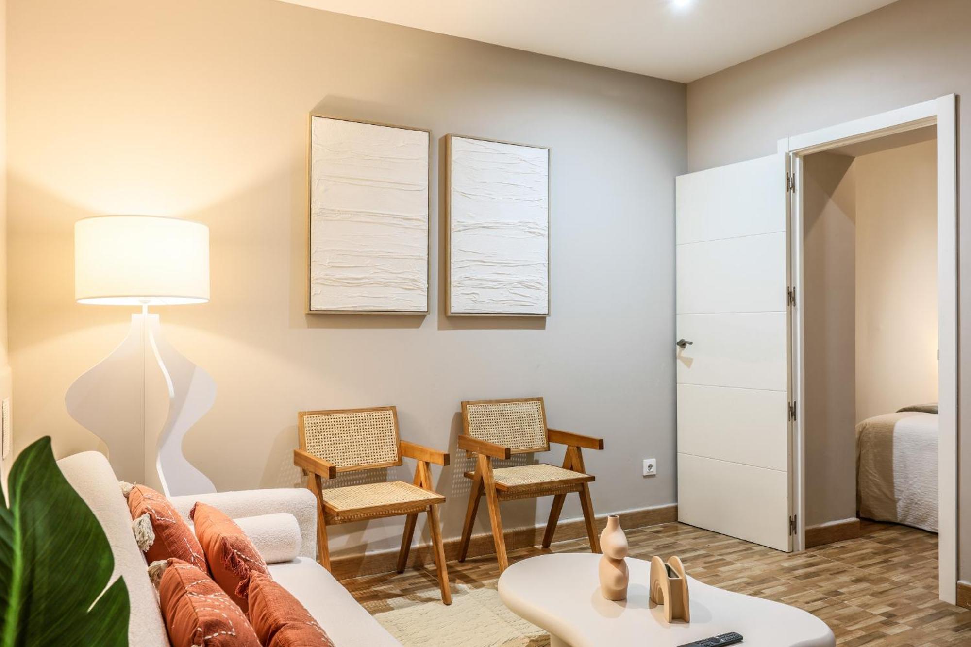 Nuevo Apartamento Funcional En Chamberi マドリード エクステリア 写真