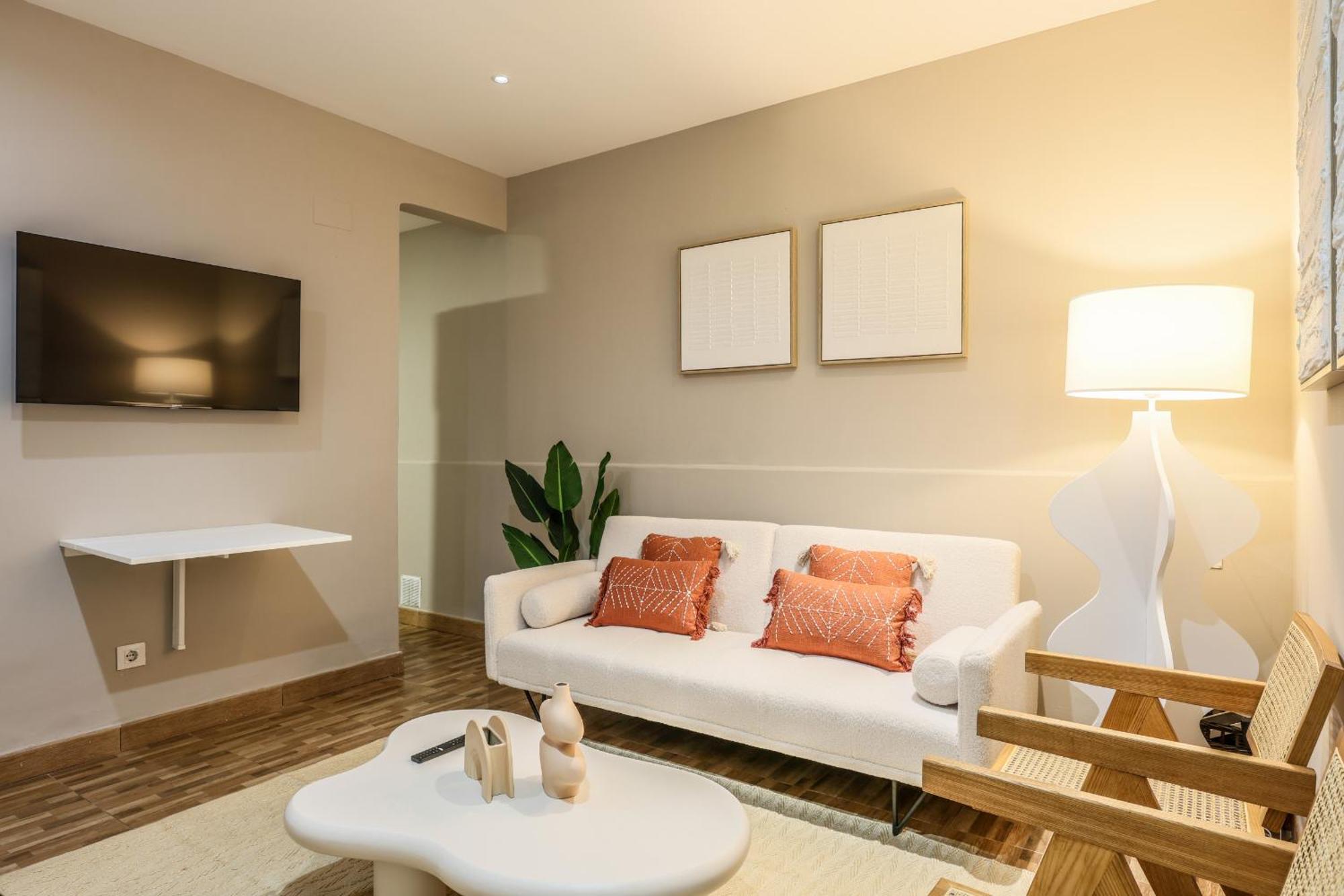 Nuevo Apartamento Funcional En Chamberi マドリード エクステリア 写真